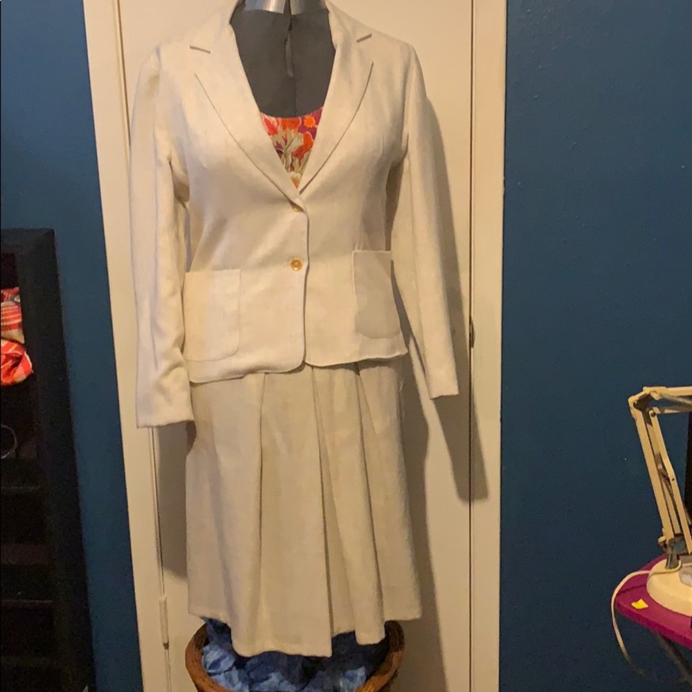 Vintage suit, classy and chic